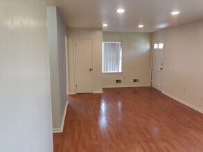 3442-3442 Heatherfield Dr, Unit 3442 in Louisville, KY - Building Photo - Building Photo