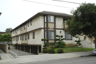 825 N Monterey St Apartamentos