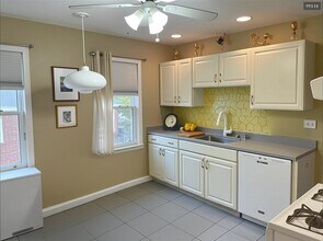 35 Hilton St in Arlington, MA - Foto de edificio - Building Photo