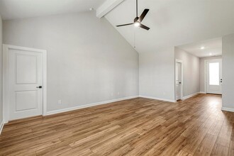 15671 Honey Cv Dr in Conroe, TX - Building Photo - Building Photo