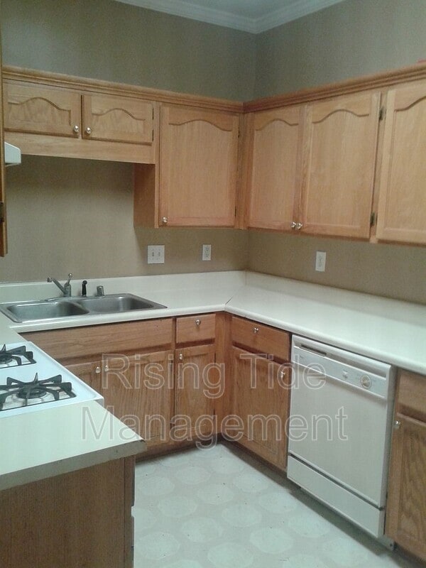 106 Sommersby Cir in Pelham, AL - Building Photo - Building Photo