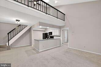 933 Washington Pl, Unit 33 in Chesterbrook, PA - Foto de edificio - Building Photo