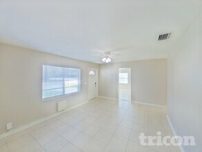 6313 S Clark Ave in Tampa, FL - Building Photo - Building Photo