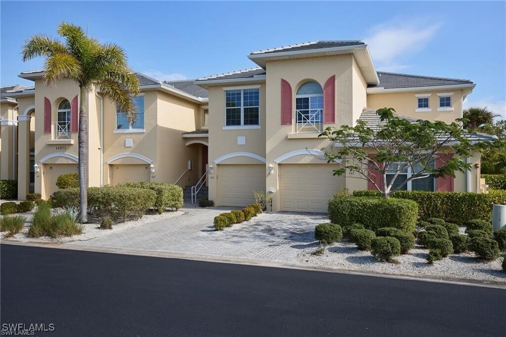 14573 Abaco Lakes Dr in Ft. Myers, FL - Building Photo