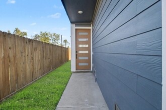 5000 Higgins St in Houston, TX - Building Photo - Building Photo