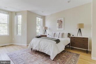 330 11th St SE in Washington, DC - Building Photo - Building Photo