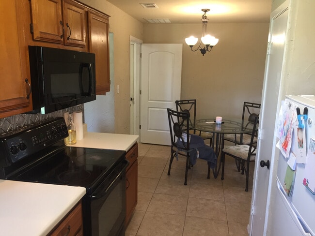 3409 S Carolina Dr in Sherman, TX - Building Photo - Building Photo