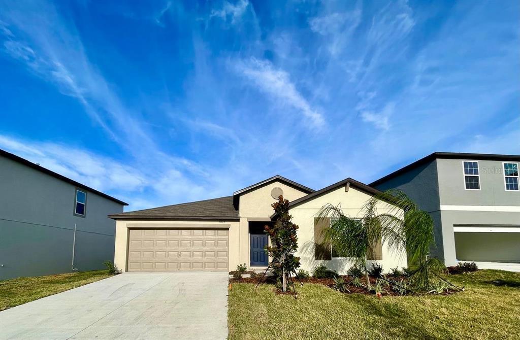 11177 Linden Depot Rd in San Antonio, FL - Building Photo