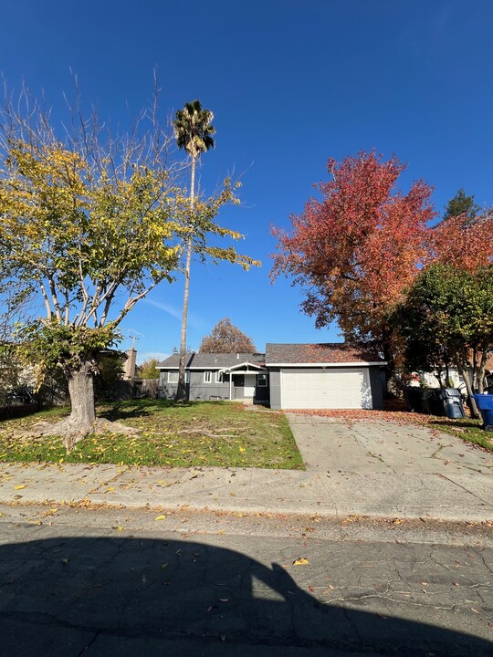 2153 63rd Ave in Sacramento, CA - Building Photo