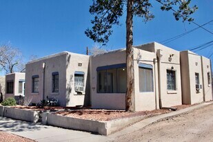 214 Pine St SE in Albuquerque, NM - Building Photo