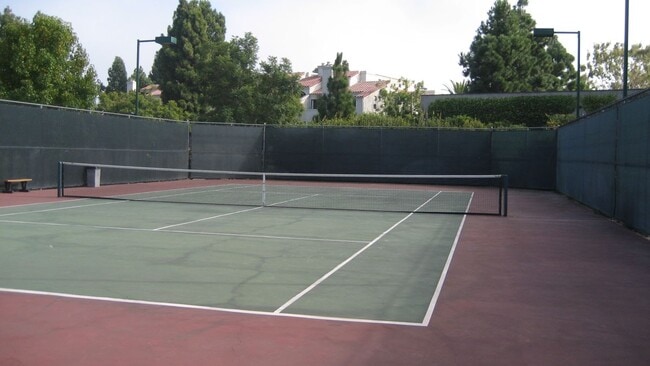 5176 Tortuga Dr in Huntington Beach, CA - Building Photo - Building Photo