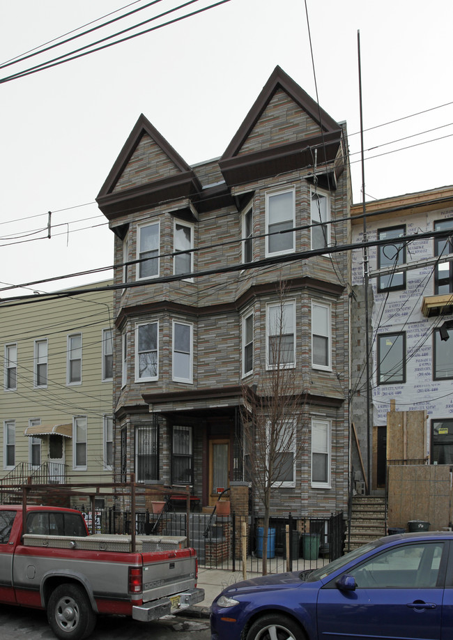 43 Poplar St in Jersey City, NJ - Building Photo - Building Photo