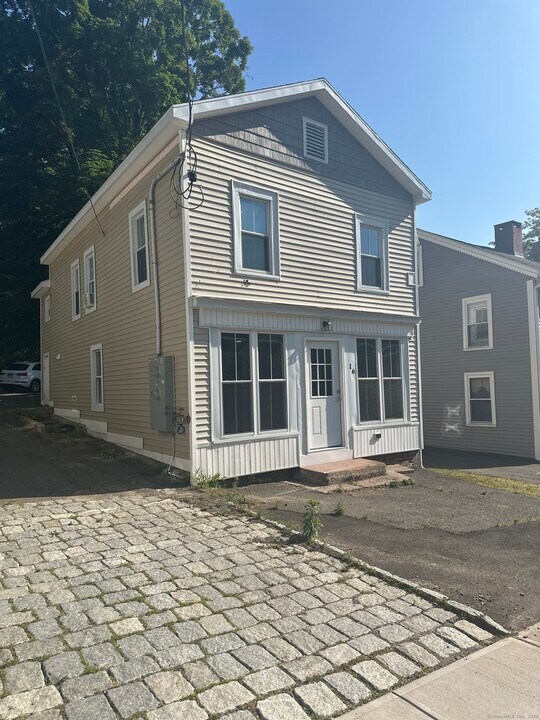 16 Elm St in Simsbury, CT - Building Photo