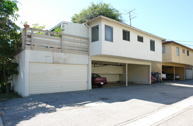 665 W Doran St in Glendale, CA - Building Photo - Building Photo