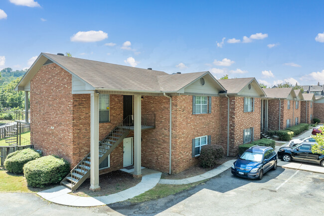 Shadesmont Apartments in Homewood, AL - Building Photo - Building Photo