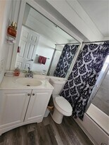 232 Saxony Dr in Delray Beach, FL - Building Photo