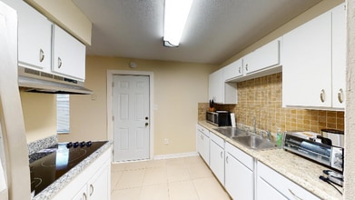 3001 E 27th Ave in Tampa, FL - Building Photo - Building Photo