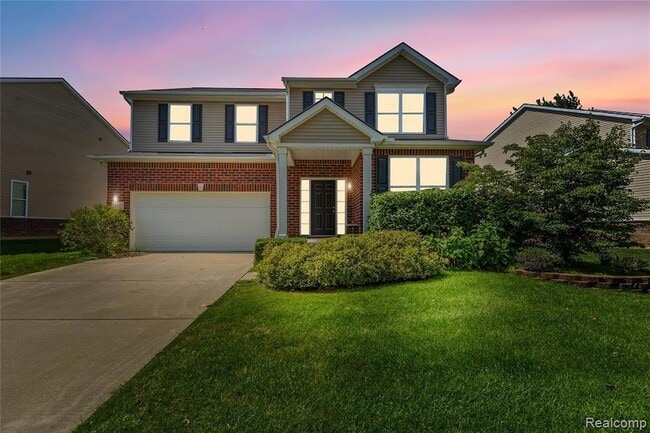 28547 Oakmonte Cir E