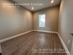 10337 Canaveral Cir in Sarasota, FL - Building Photo - Building Photo