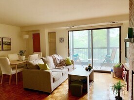 1580 Massachusetts Ave, Unit 5G in Cambridge, MA - Building Photo