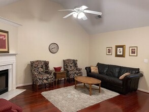 126 Hayesbury Ct in Pelham, AL - Building Photo - Building Photo