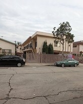 1230 N Mansfield Ave in Los Angeles, CA - Building Photo
