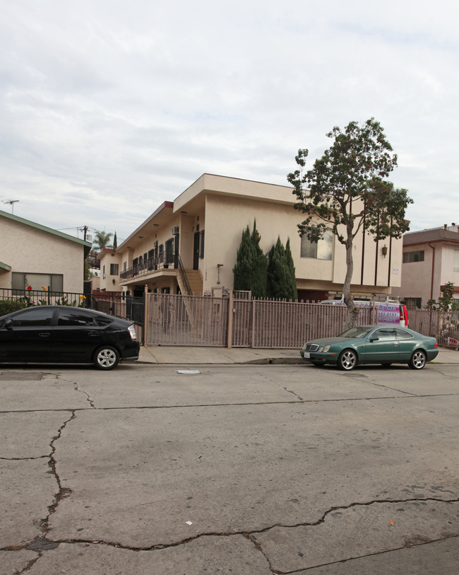 1230 N Mansfield Ave in Los Angeles, CA - Building Photo - Building Photo