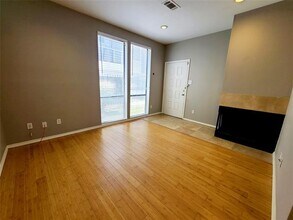 2002 N Fitzhugh Ave in Dallas, TX - Building Photo - Building Photo