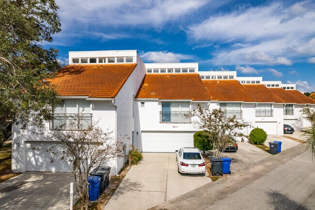 9420 Citrus Glen Pl in Tampa, FL - Foto de edificio - Building Photo