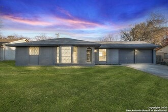 4242 Bayliss St in San Antonio, TX - Building Photo - Building Photo