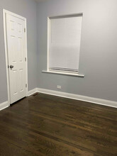 839 E 87th Pl in Chicago, IL - Foto de edificio - Building Photo