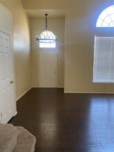 16631 Spring Glade Dr in Cypress, TX - Foto de edificio - Building Photo