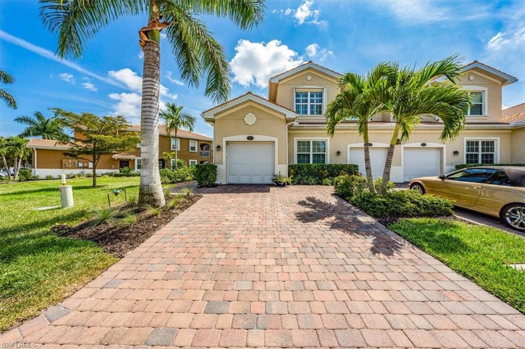 18256 Creekside Preserve Loop, Unit 201 in Ft. Myers, FL - Foto de edificio