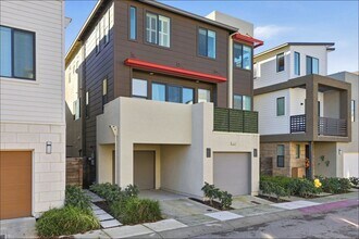 5636 Fallbrook Ct in Dublin, CA - Building Photo - Building Photo