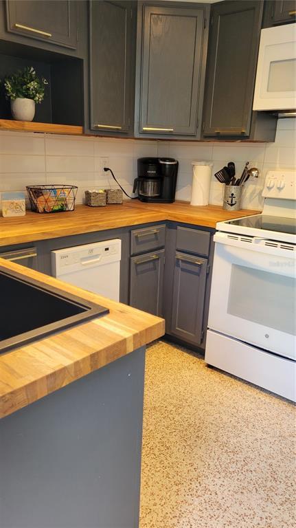 2141 Bay St in Sarasota, FL - Building Photo - Building Photo