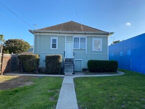 307 E Ocean Ave in Lompoc, CA - Building Photo - Building Photo