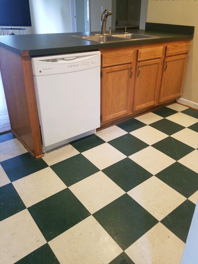 1100 Preston Ave in Charlottesville, VA - Building Photo - Building Photo