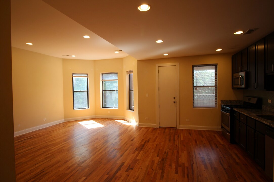 4927 N Winthrop Ave in Chicago, IL - Building Photo