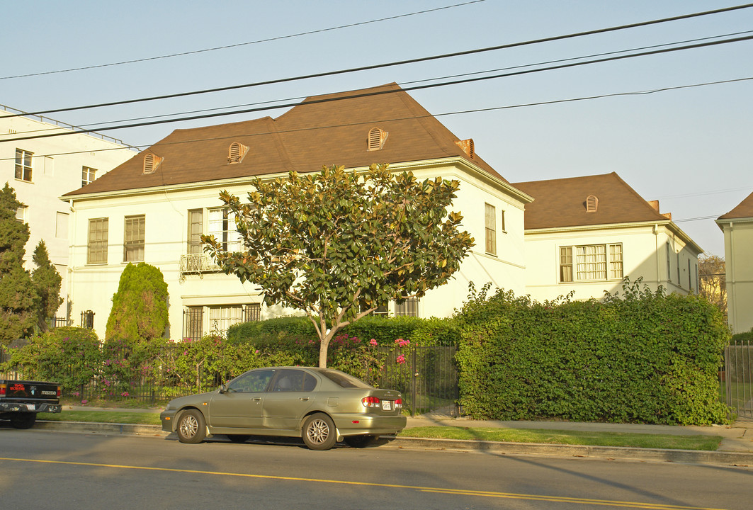 1132 N Gower St in Los Angeles, CA - Foto de edificio