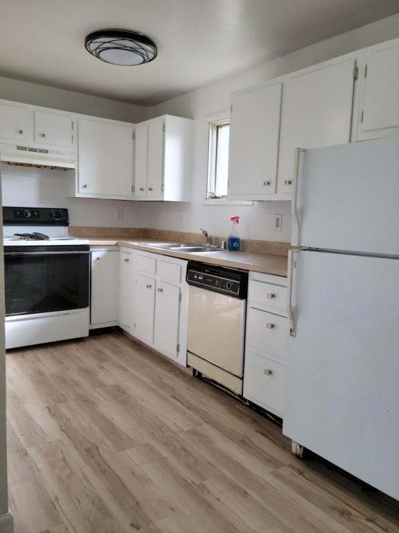 property at 2213 Lathrop St