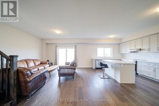 39 Meadowlark Dr in Port Colborne, ON - Building Photo - Building Photo