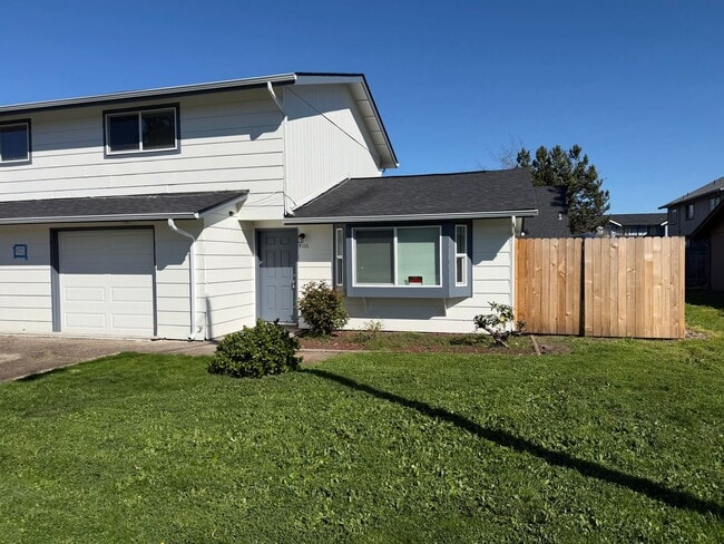 4116 Bluebelle Way in Springfield, OR - Building Photo - Building Photo