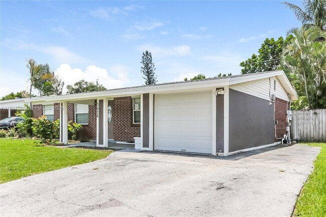 3626 Everglades Rd in Palm Beach Gardens, FL - Foto de edificio - Building Photo