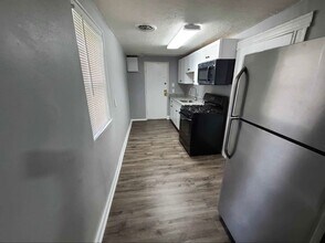 1900 Deering Ave in Baltimore, MD - Foto de edificio - Building Photo