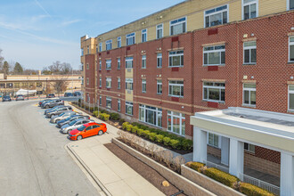 Weinberg Manor South in Baltimore, MD - Building Photo - Building Photo