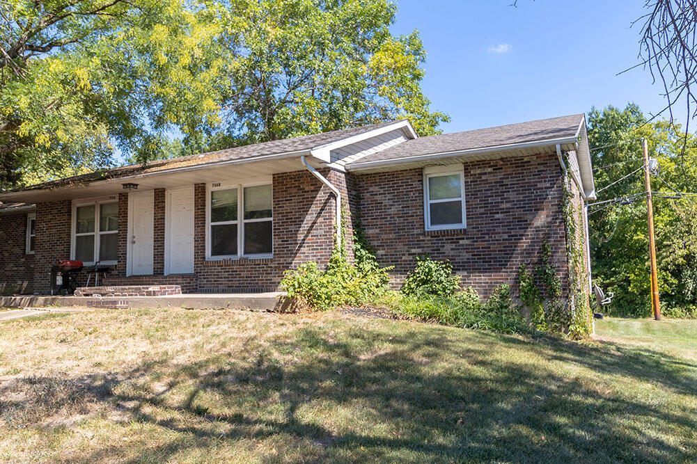 706 Demaret Dr in Columbia, MO - Foto de edificio