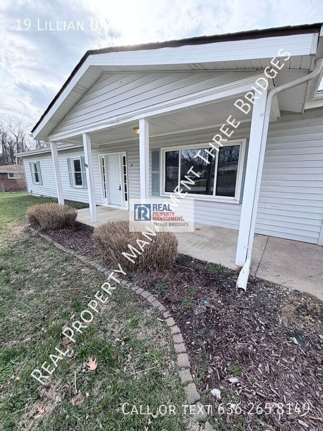 19 Lillian Dr in St. Charles, MO - Building Photo - Building Photo