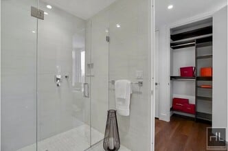 East 44th Street in New York, NY - Building Photo - Building Photo