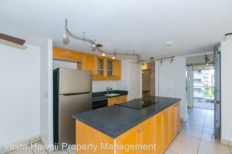 440 Lewers St-Unit -#604 in Honolulu, HI - Building Photo - Building Photo