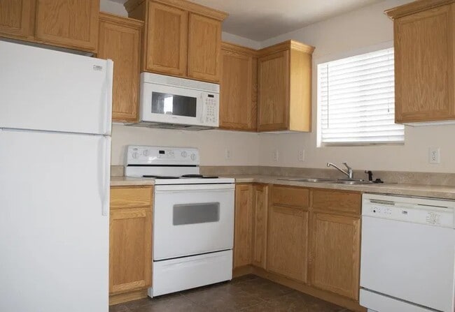 108 North 4150 West in Cedar City, UT - Foto de edificio - Building Photo